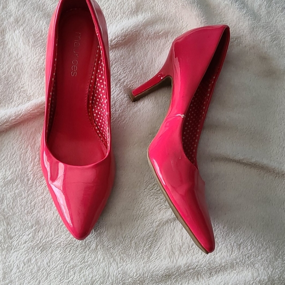 Shoes - Picture 2 of 6